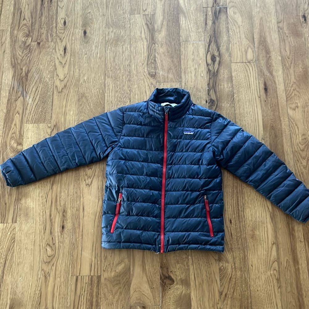 Patagonia kids size medium 10 puffer. Good condition.